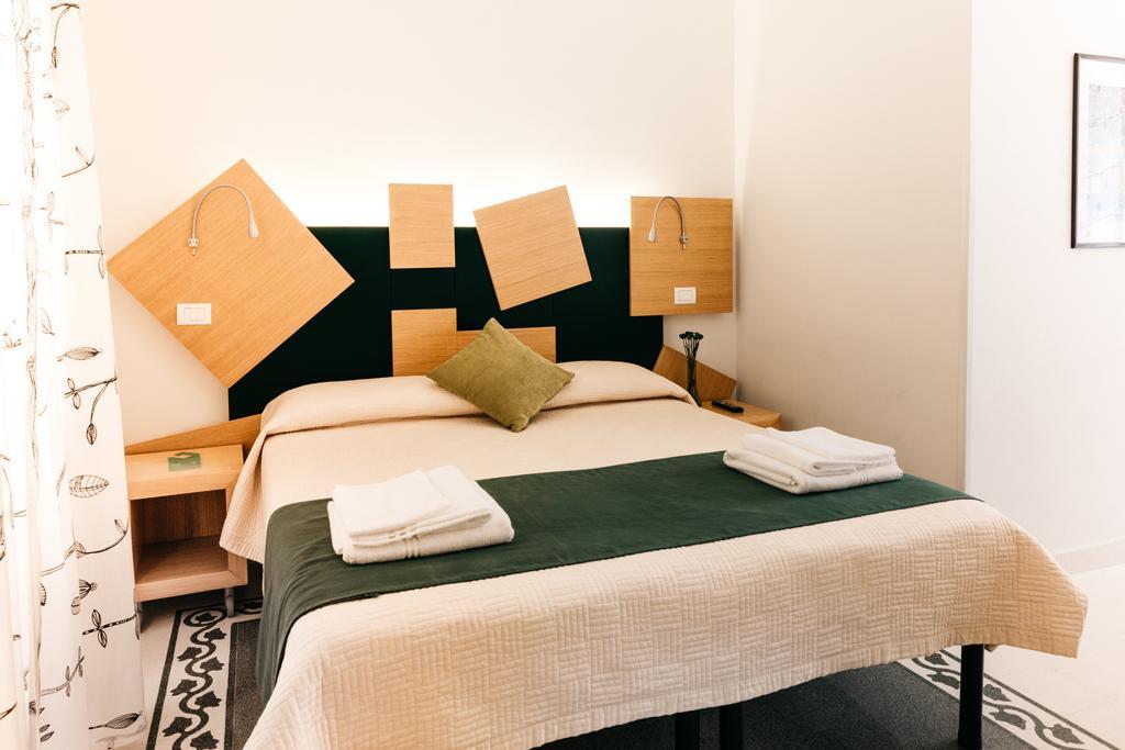 Adriano Augusto Bed & Breakfast Rome Room photo